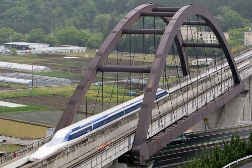 قطار مغناطیسی ژاپن با سرعت 590 کیلومتر در ساعت، رکورد جهان را شکست