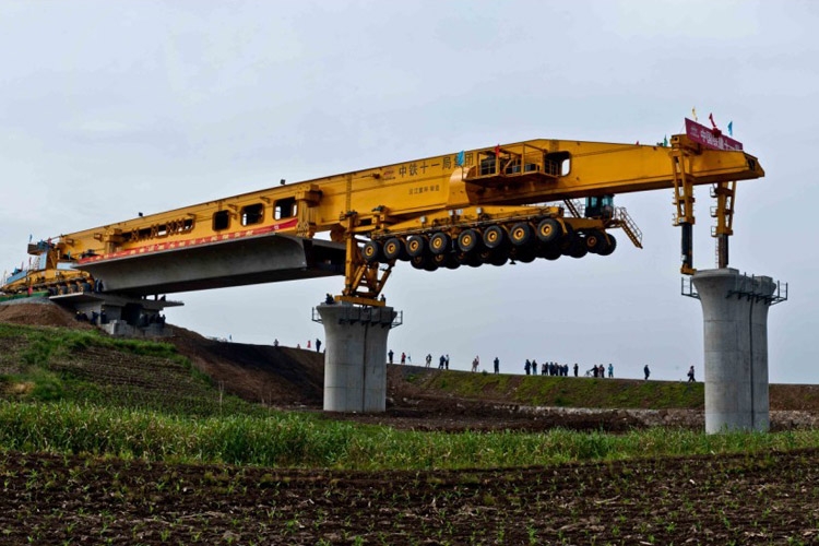 تماشا کنید: فرآیند ساخت پل با استفاده از ماشین ۵۸۰ تنی چینی