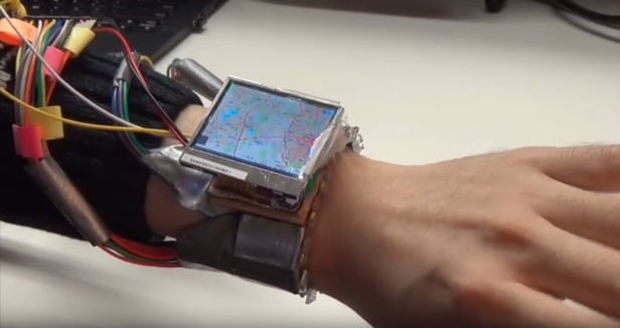 ساعت هوشمند WristWhirl با حرکت مچ دست کنترل می‌شود