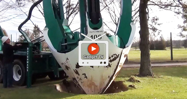 تماشا کنید: ماشینی برای انتقال درختان به مکان دیگر بدون نیاز به قطع کردن