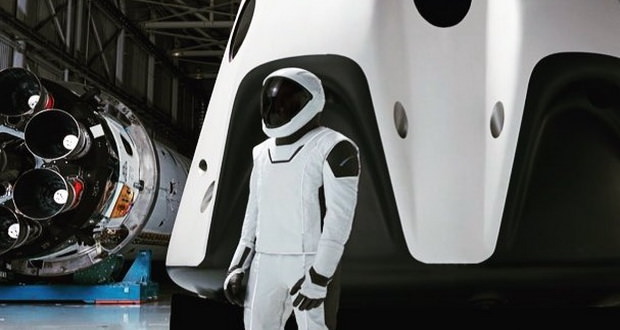 انتشار تصویری کامل از لباس فضایی SpaceX توسط ایلان ماسک