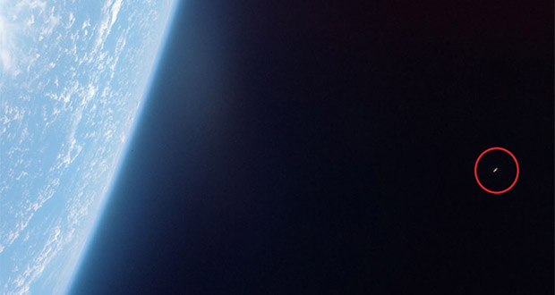 مشاهده فضاپیمای بیگانه در تصویر رسمی ماموریت جمنای ناسا در مدار زمین